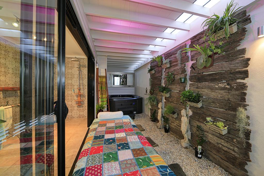 Отель Zen Beach Retreat Барбара Экстерьер фото